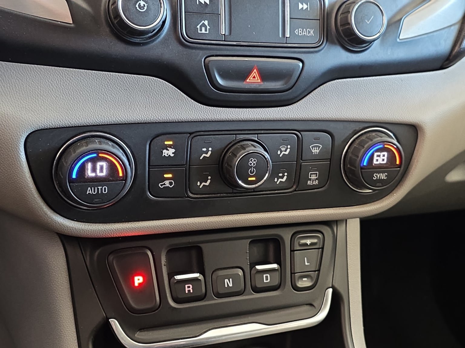 Used 2020 GMC Terrain SLT AWD/4WD image 19