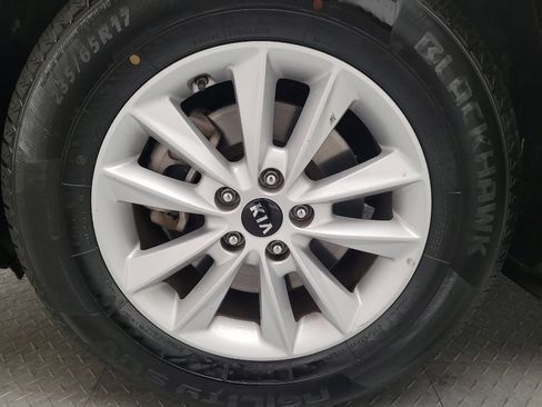 Used 2020 Kia Sorento LX FWD image 31