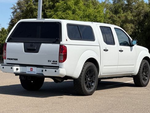 Used 2020 Nissan Frontier SV w/ Midnight Edition Floor Mats AWD/4WD image 4