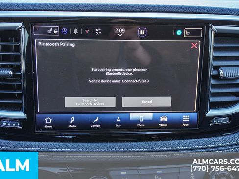 Used 2024 Chrysler Pacifica Select image 44