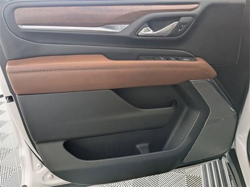 Used 2023 GMC Yukon Denali Ultimate image 10