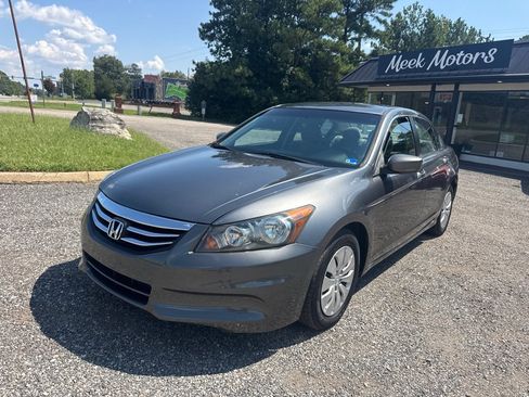 Used 2011 Honda Accord LX image 3