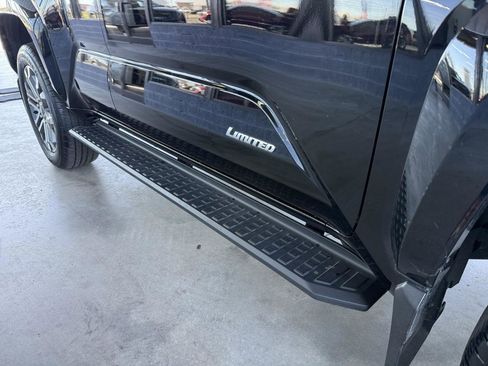 Used 2025 Toyota 4Runner Limited AWD/4WD image 5