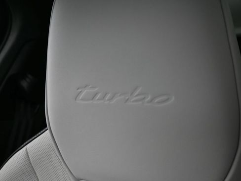 Certified 2025 Porsche Cayenne Turbo AWD/4WD image 9