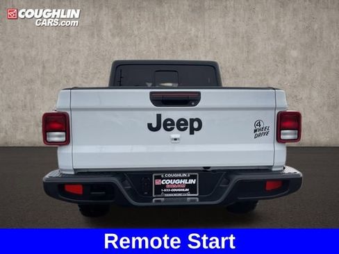 Used 2023 Jeep Gladiator Willys image 4