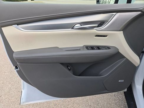 New 2025 Cadillac XT5 Premium Luxury FWD image 19