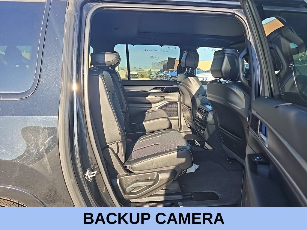 Used 2025 Jeep Wagoneer L Series III w/ Quick Order Package 25C Super AWD/4WD image 7