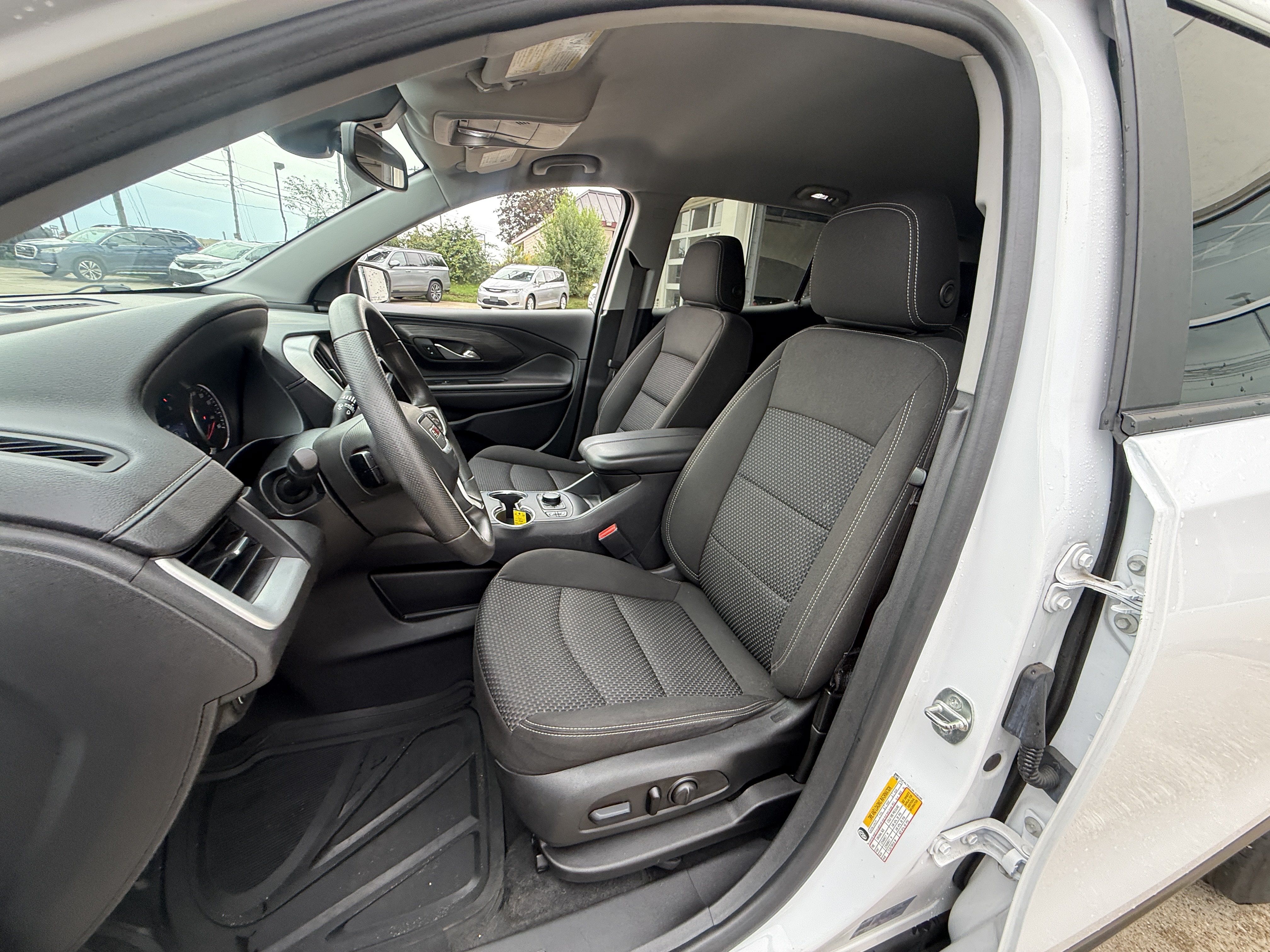 Used 2023 GMC Terrain SLE w/ Driver Convenience Package AWD/4WD image 10