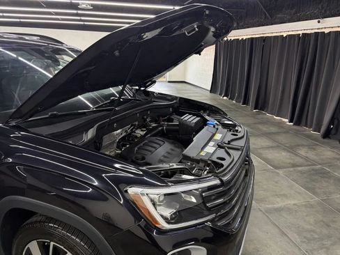 Used 2025 Volkswagen Atlas SE AWD/4WD image 33