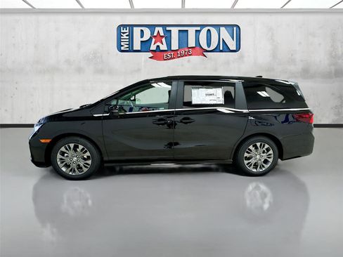 New 2026 Honda Odyssey Touring image 4