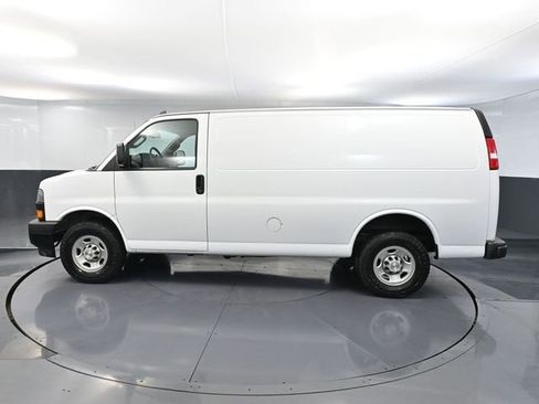 Used 2022 Chevrolet Express 2500 w/ Driver Convenience Package image 9