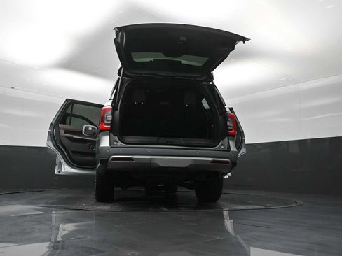 Used 2023 Ford Expedition Limited AWD/4WD image 48