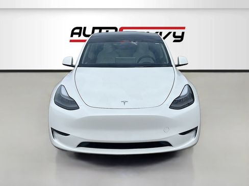 Used 2024 Tesla Model Y Performance AWD/4WD image 2