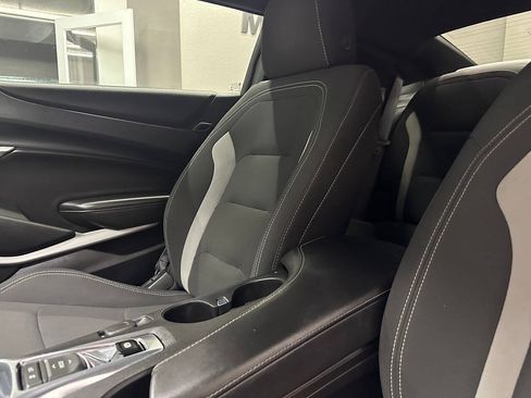 Used 2017 Chevrolet Camaro SS RWD image 41