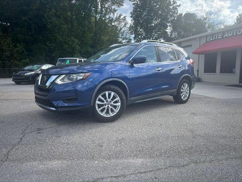 Used 2018 Nissan Rogue SV FWD image 3