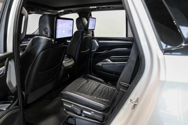 Used 2025 Cadillac Escalade Sport Platinum AWD/4WD image 37