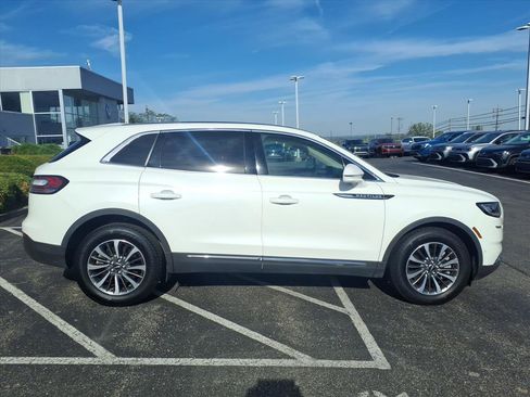 Used 2022 Lincoln Nautilus Reserve image 8