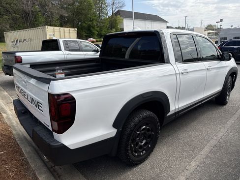 Used 2025 Honda Ridgeline Sport+ image 10