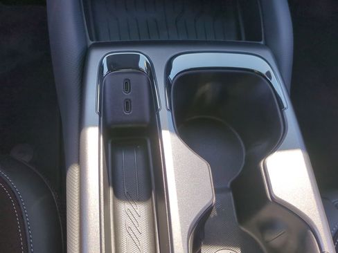 Certified 2024 Chevrolet Equinox EV RS image 34