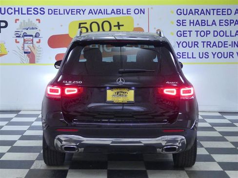 Used 2020 Mercedes-Benz GLB 250 4MATIC w/ Premium Package image 6