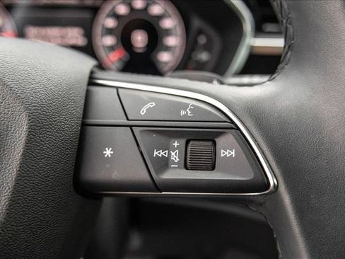 Certified 2025 Audi Q3 2.0T Premium Plus w/ Premium Plus Package image 15