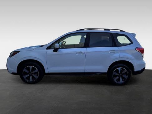 Used 2017 Subaru Forester 2.5i Premium w/ Popular Package #2A AWD/4WD image 4