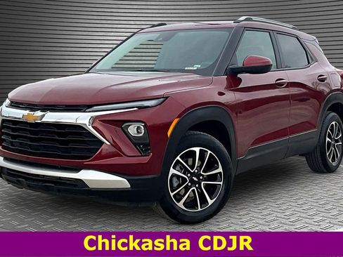 Used 2025 Chevrolet TrailBlazer LT image 1