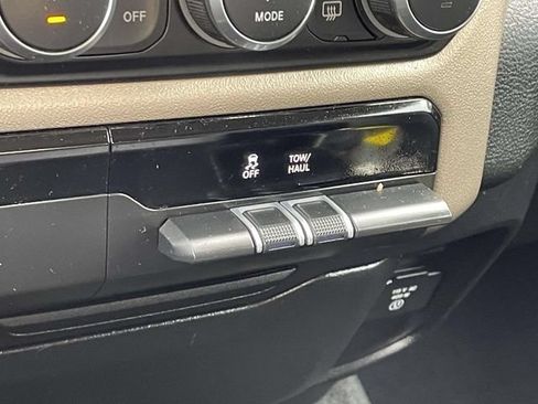 Used 2020 RAM 1500 Laramie w/ Off Road Group AWD/4WD image 29