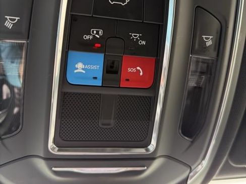 Used 2024 Jeep Grand Cherokee Limited AWD/4WD image 17