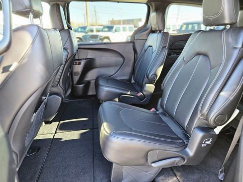 New 2026 Chrysler Voyager LX image 13