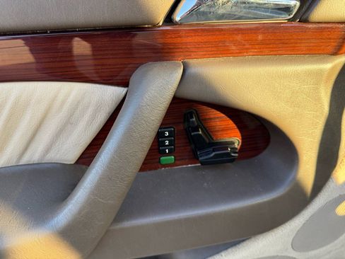 Used 1995 Mercedes-Benz S 320 image 38