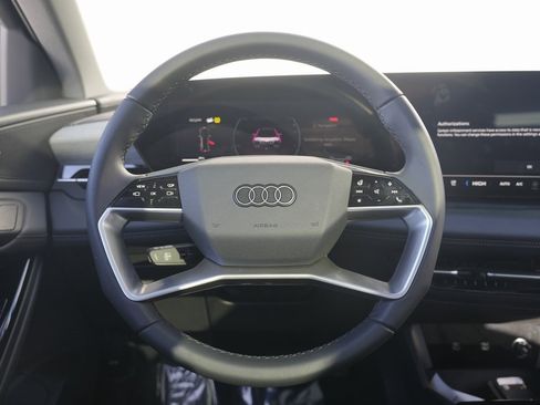 Used 2025 Audi Q6 e-tron Premium Plus w/ Premium Plus image 48