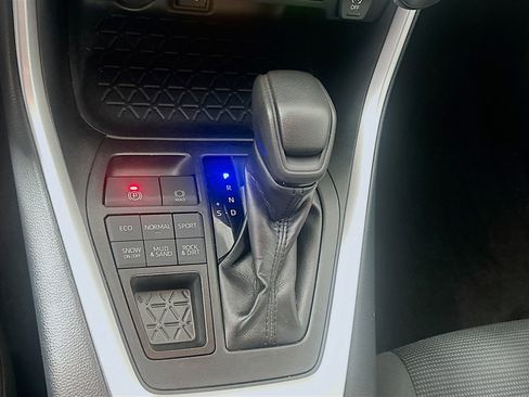 Used 2019 Toyota RAV4 LE w/ All Weather Liner Package image 23