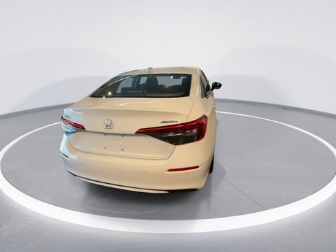 Used 2023 Honda Civic Touring image 7
