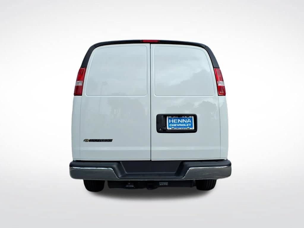 New 2026 Chevrolet Express 2500 w/ Driver Convenience Package RWD image 4