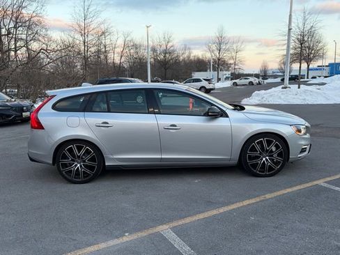 Used 2018 Volvo V60 T6 Polestar image 9