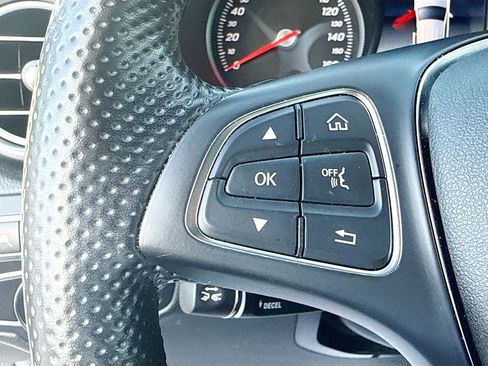 Used 2018 Mercedes-Benz GLC 350e 4MATIC image 37