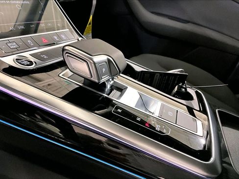 New 2026 Audi Q7 2.0T Premium image 7