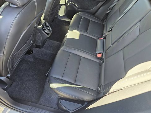 Used 2025 Volvo XC40 B5 Core AWD/4WD image 13