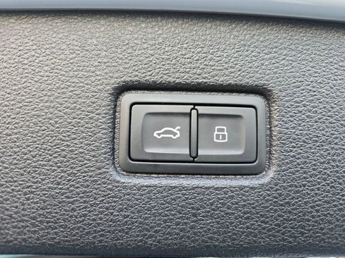 Used 2025 Audi Q7 3.0T Premium Plus image 17