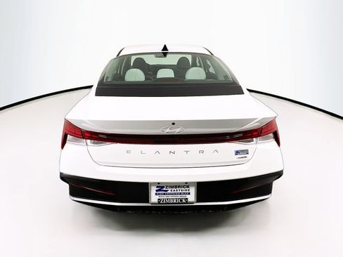 New 2025 Hyundai Elantra Limited image 6