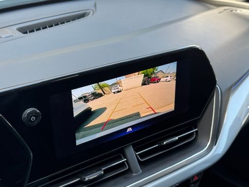 Used 2025 Chevrolet Trax LT w/ LT Convenience Package image 23