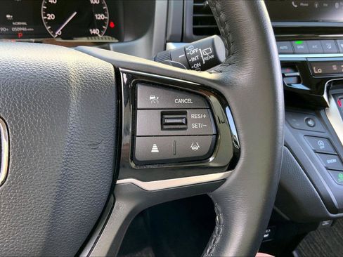 Used 2025 Honda Odyssey EX-L image 18