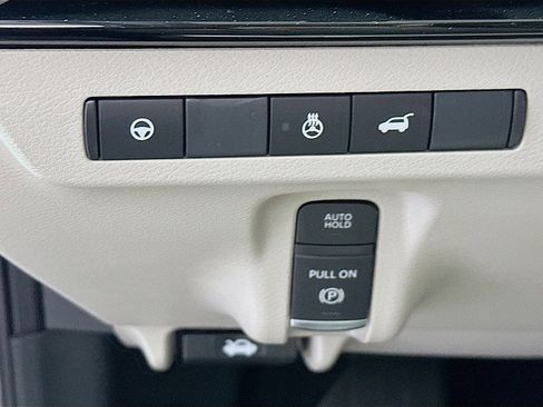 Certified 2025 Nissan Murano SL image 10