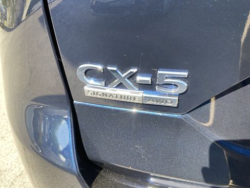 New 2025 MAZDA CX-5 Signature image 9