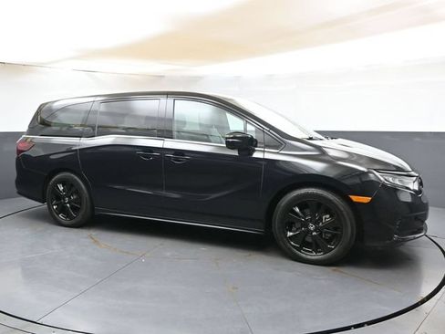 Used 2023 Honda Odyssey Sport image 7