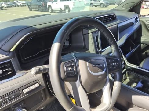 Used 2024 GMC Yukon Denali RWD image 4