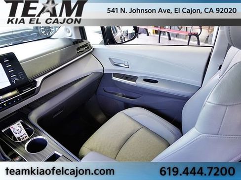 Used 2024 Toyota Sienna Limited FWD image 25