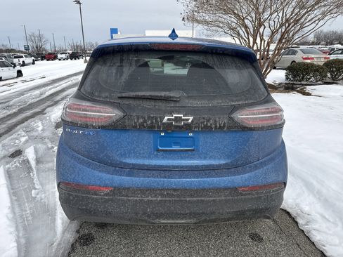 Used 2023 Chevrolet Bolt LT w/ Infotainment Package image 9