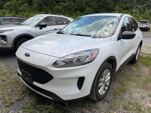 Used 2022 Ford Escape SE w/ Cold Weather Package AWD/4WD image 2